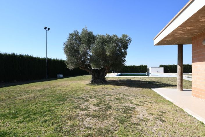 Image No.24-3 Bed Property for sale