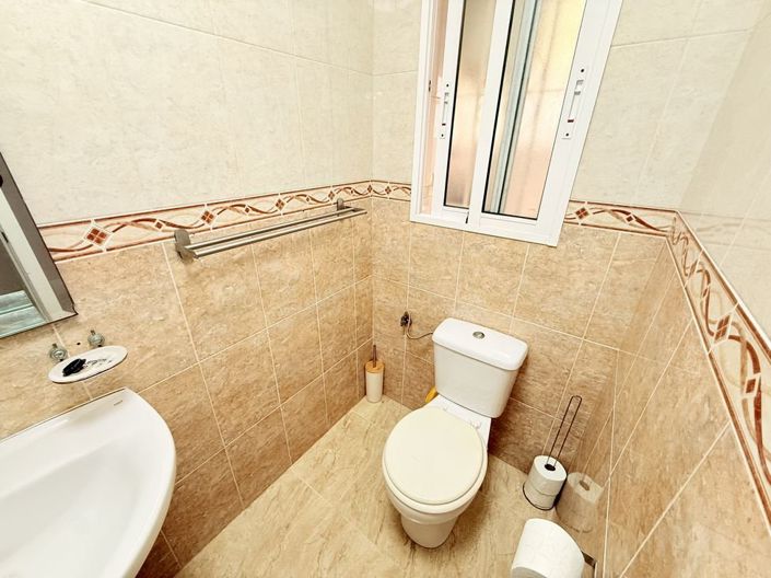 Image No.9-3 Bed Property for sale