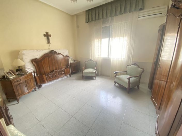 Image No.11-3 Bed Property for sale