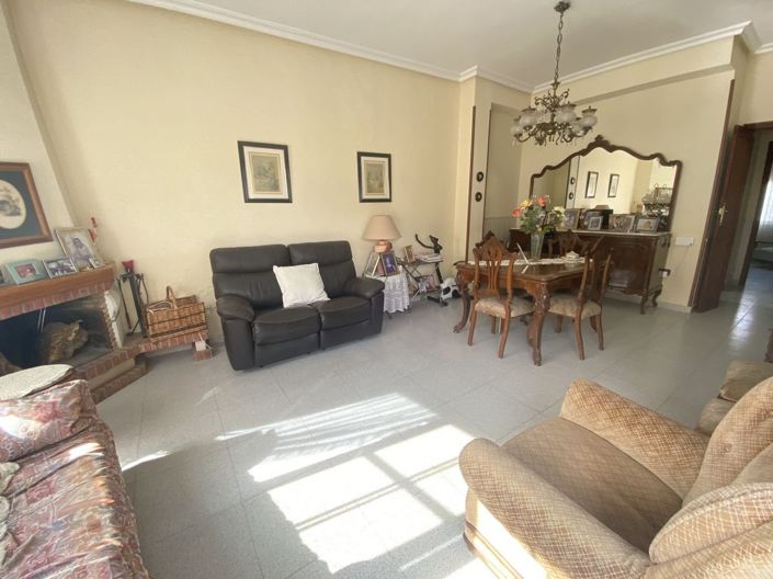 Image No.8-3 Bed Property for sale