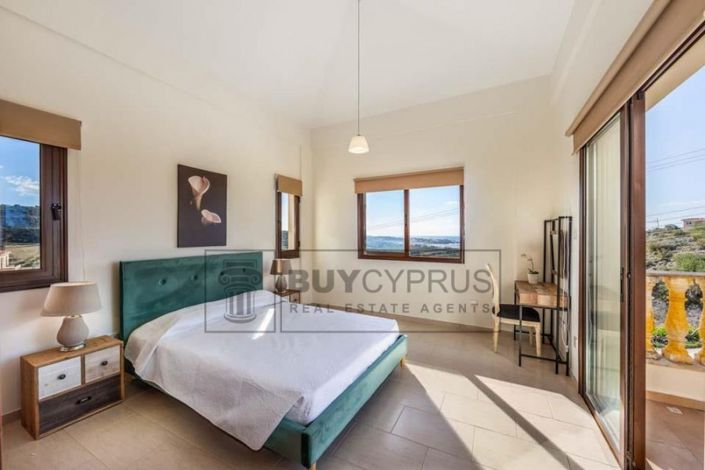 Image No.12-Villa de 4 chambres à vendre à Peyia