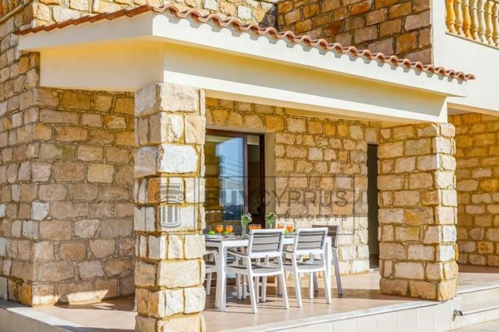 Image No.5-Villa de 4 chambres à vendre à Peyia