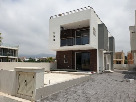 Image No.1-Villa de 3 chambres à vendre à Emba
