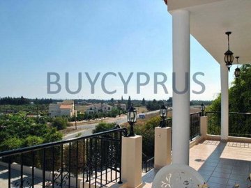 4 Bedroom Villa with Sea Views and 12 x 6 Pool