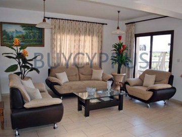 4 Bedroom Villa with Sea Views and 12 x 6 Pool