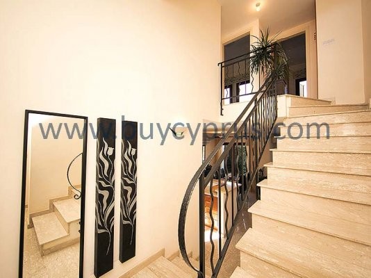 Image No.10-3 Bed Villa for sale