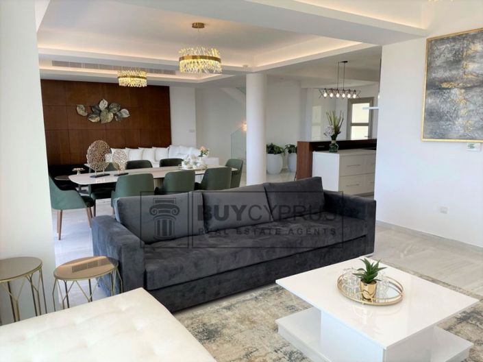 Image No.4-Villa de 5 chambres à vendre à Yeroskipou