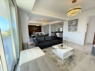 Detached Villa For Sale  in  Yeroskipou