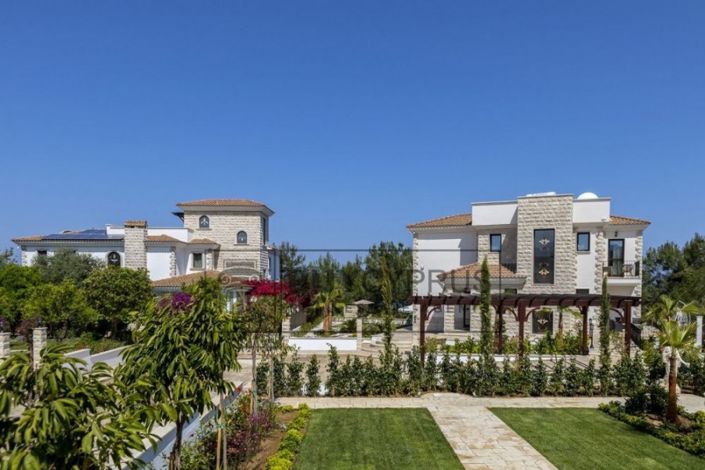 Image No.48-5 Bed Villa for sale