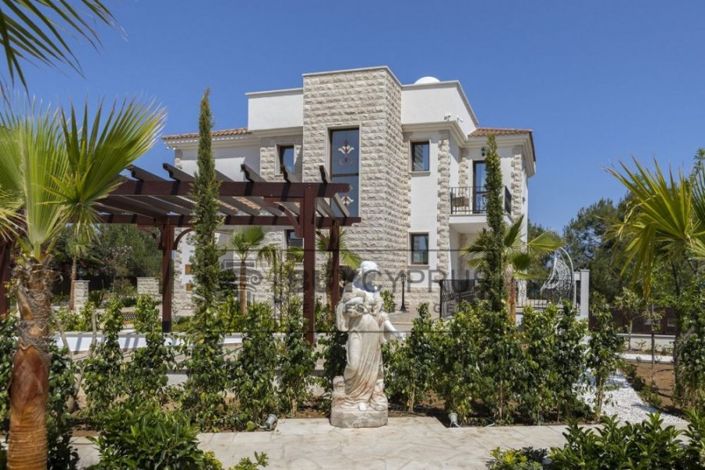 Image No.6-5 Bed Villa for sale