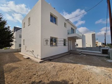 Detached Villa For Sale  in  Anavargos