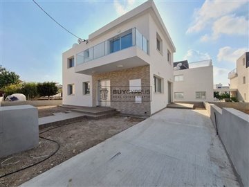 Detached Villa For Sale  in  Anavargos