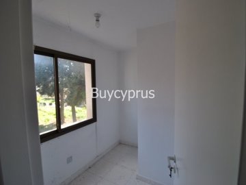 FREEHOLD SHOP/RESTAURANT FOR SALE IN KATO PAFOS 