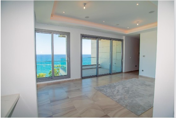 Image No.2-Appartement de 2 chambres à vendre à Ayios Tychonas