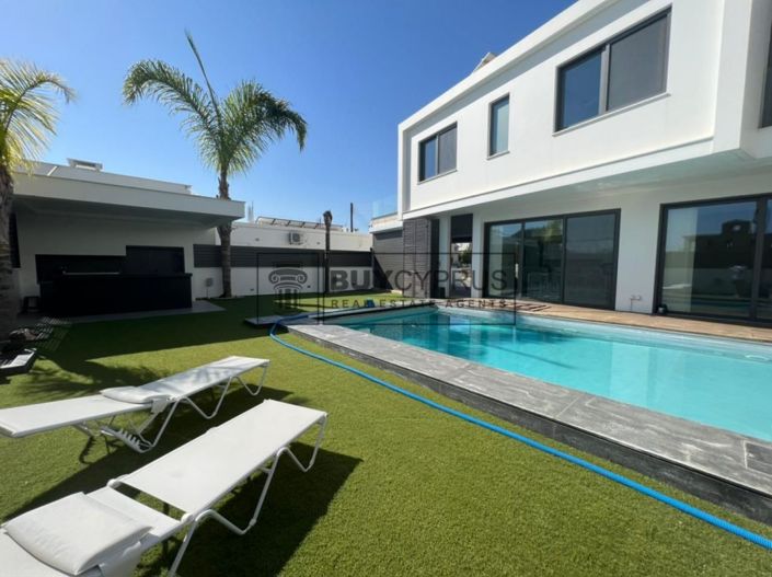 Image No.2-3 Bed Villa for sale