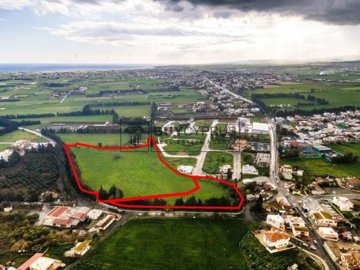 Residential Land  For Sale  in  Dromolaxia