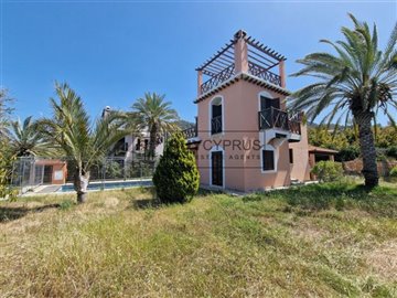 Detached Villa For Sale  in  Nea Dimmata