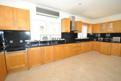 Detached Villa For Sale  in  Akoursos