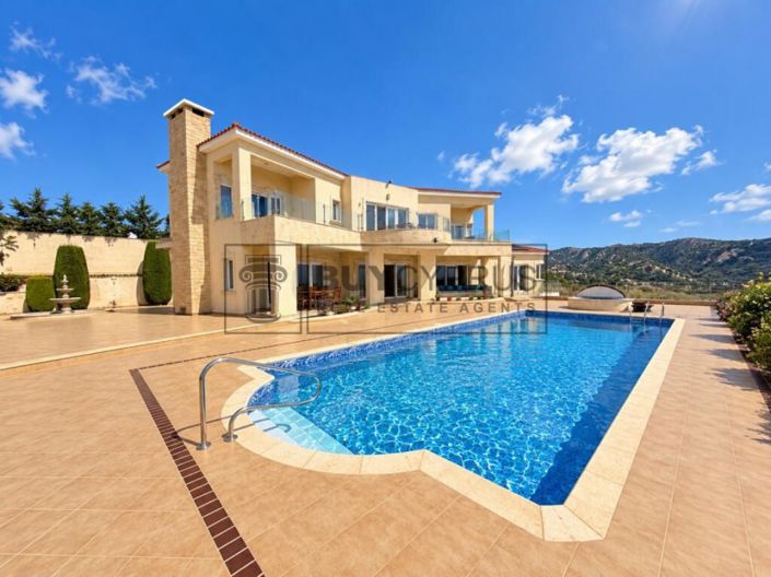 Image No.2-Villa de 5 chambres à vendre à Akoursos