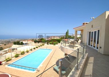 Detached Villa For Sale  in  Akoursos