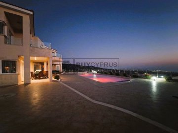 Detached Villa For Sale  in  Akoursos