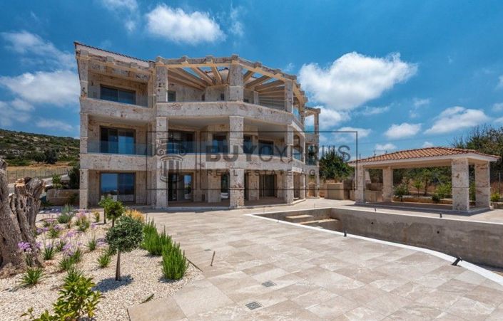 Image No.4-7 Bed Villa for sale