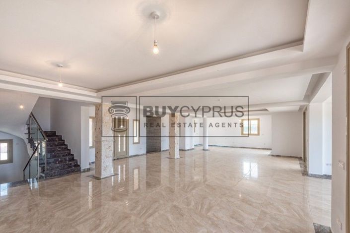 Image No.7-7 Bed Villa for sale