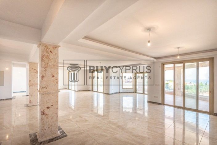 Image No.8-7 Bed Villa for sale