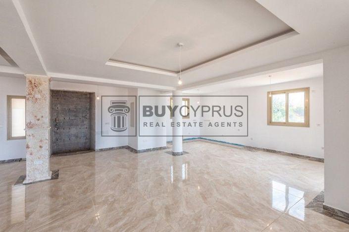 Image No.9-7 Bed Villa for sale