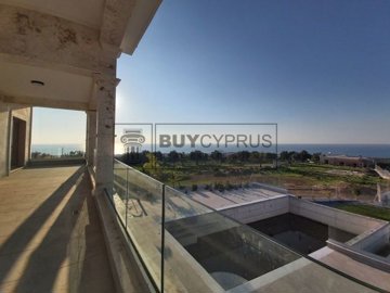 Detached Villa For Sale  in  St.George - Sea Caves