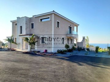 Detached Villa For Sale  in  St.George - Sea Caves