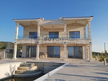 Detached Villa For Sale  in  St.George - Sea Caves