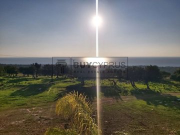 Detached Villa For Sale  in  St.George - Sea Caves