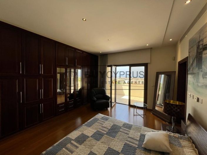 Image No.18-7 Bed Villa for sale