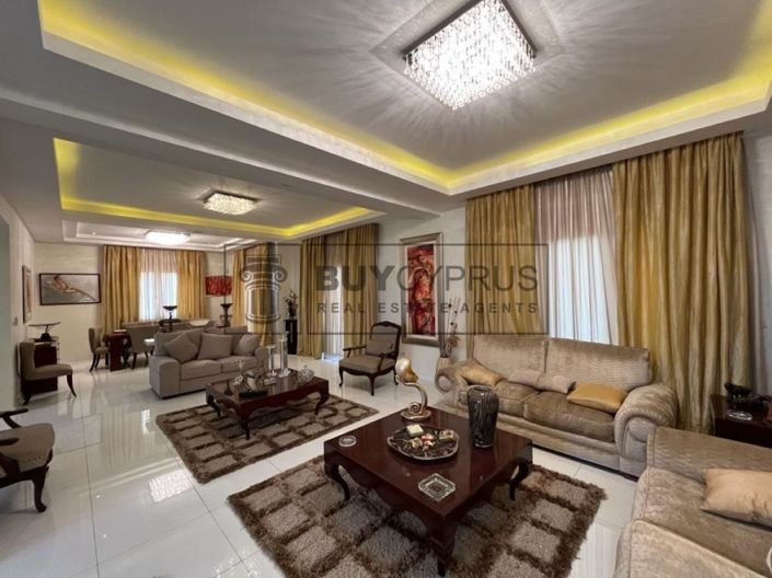 Image No.7-7 Bed Villa for sale
