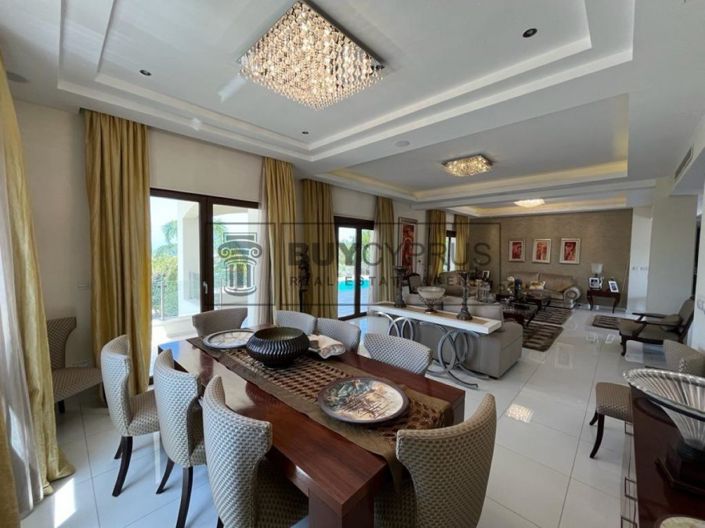 Image No.8-7 Bed Villa for sale