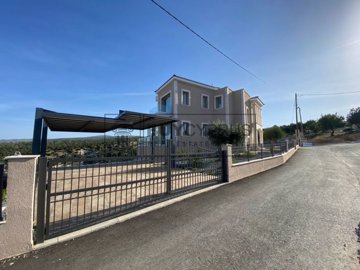Detached Villa For Sale  in  St.George - Sea Caves