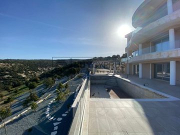 Detached Villa For Sale  in  St.George - Sea Caves