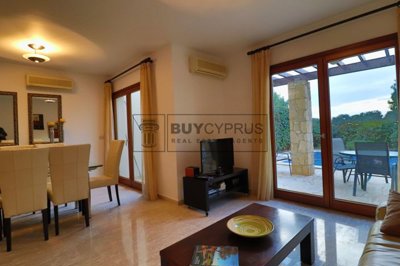 Town House For Sale  in  Aphrodite Hills