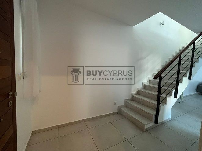 Image No.18-3 Bed Property for sale