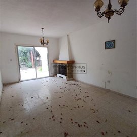 Semi Detached Villa For Sale  in  Tombs of the Kings