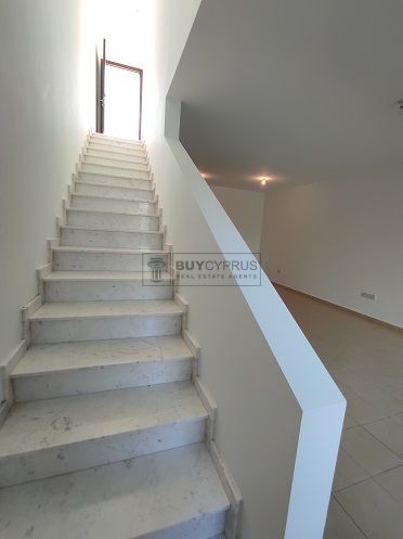 Image No.6-2 Bed Townhouse for sale