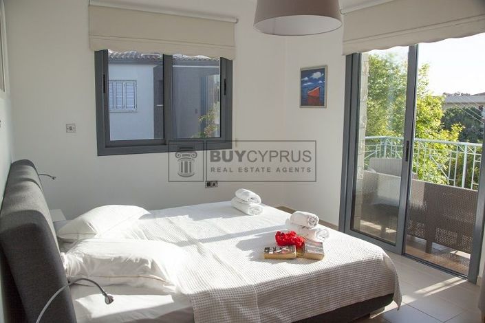 Image No.25-29 Bed Commercial for sale