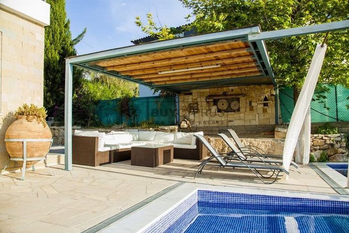 Image No.45-29 Bed Commercial for sale