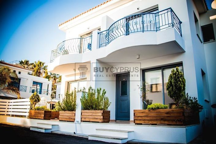 Image No.62-29 Bed Commercial for sale