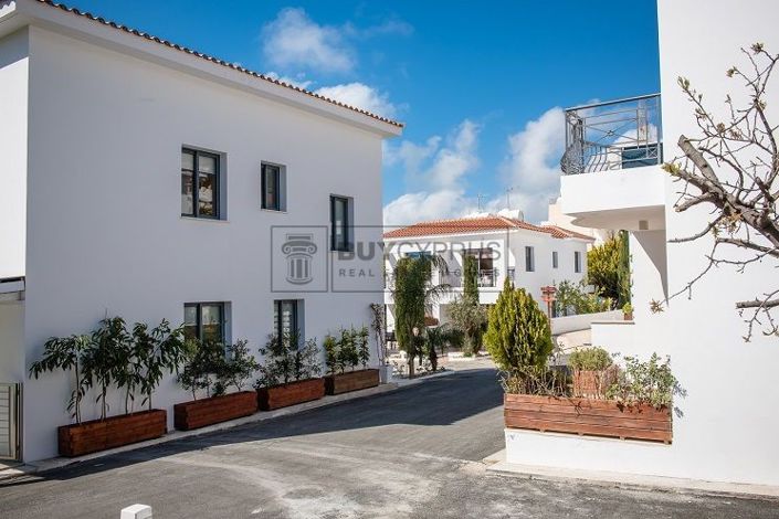 Image No.64-29 Bed Commercial for sale