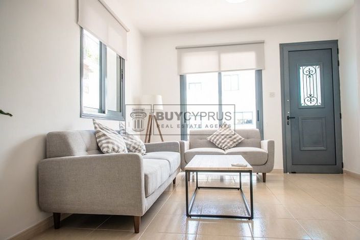 Image No.7-29 Bed Commercial for sale