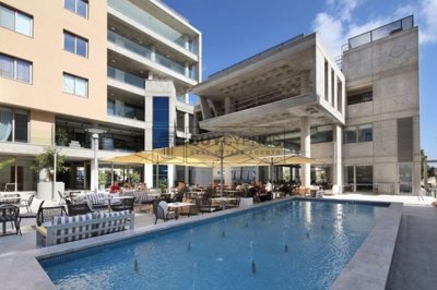 Town House For Sale  in  Universal