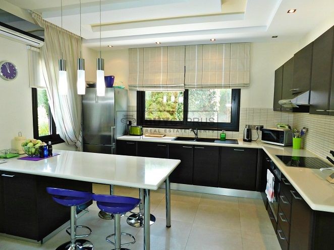 Image No.18-3 Bed Villa for sale