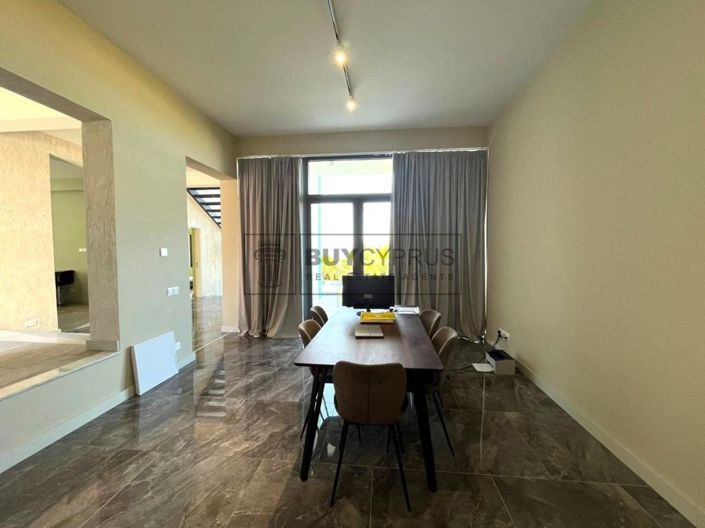 Image No.10-4 Bed Villa for sale